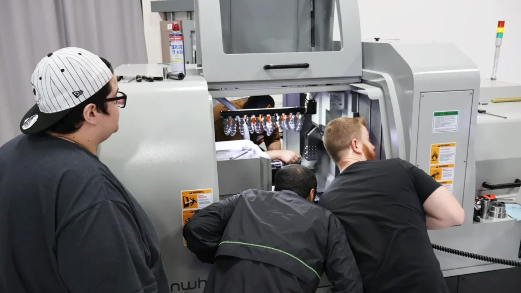 ROSNOK CNC MACHINE lathe Operator Training and Skill-What is a Lathe How It Works and Why It’s Essential in Manufacturing