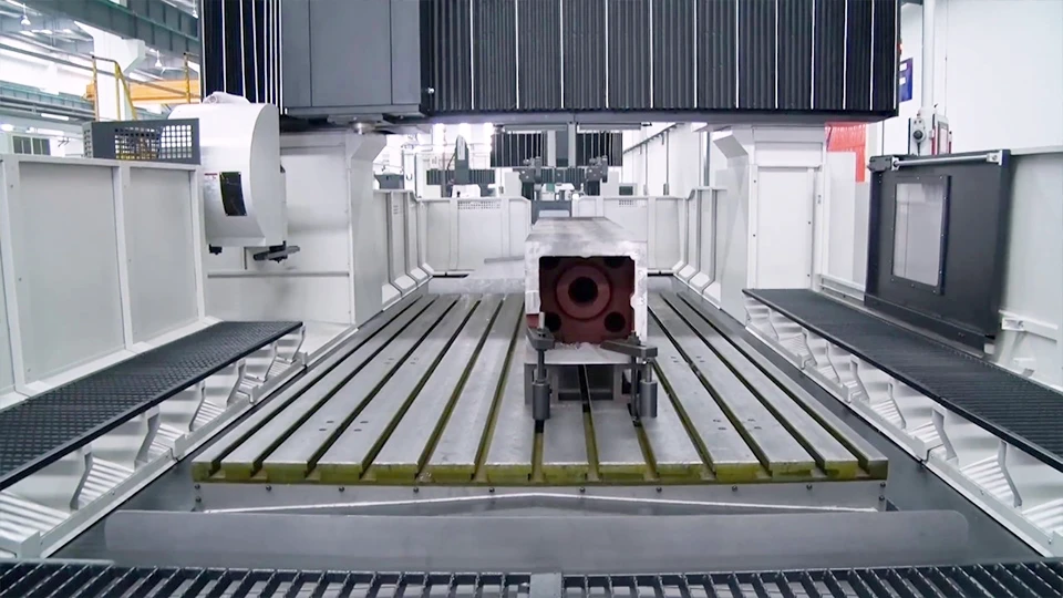 What Is a Gantry Machining Center? Your Must-Read Guide 5 Internal processing of gantry machining center What Is a Gantry Machining Center Your Must-Read Guide ROSNOK CNC MACHINE