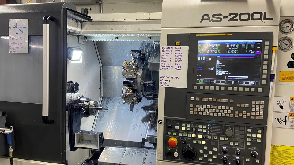 CNC Lathe vs Manual Lathe: Key Differences You Need to Know 2 Slant Bed CNC Lathe Machine Turning Center CNC Lathe vs Manual Lathe Key Differences You Need to Know ROSNOK CNC MACHINE