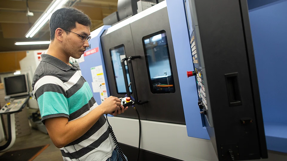 CNC Milling Machine Cost – What You Should Expect to Pay 11 CNC Milling Machine Set Up and Operations CNC Milling Machine Cost – What You Should Expect to Pay ROSNOK CNC MACHINE