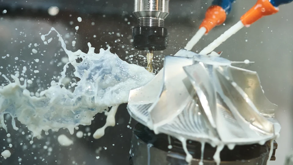 Types of CNC Machine Coolant: How to Choose the Right One 7 Soluble Oil Coolants Types of CNC Machine Coolant How to Choose the Right One ROSNOK CNC MACHINE