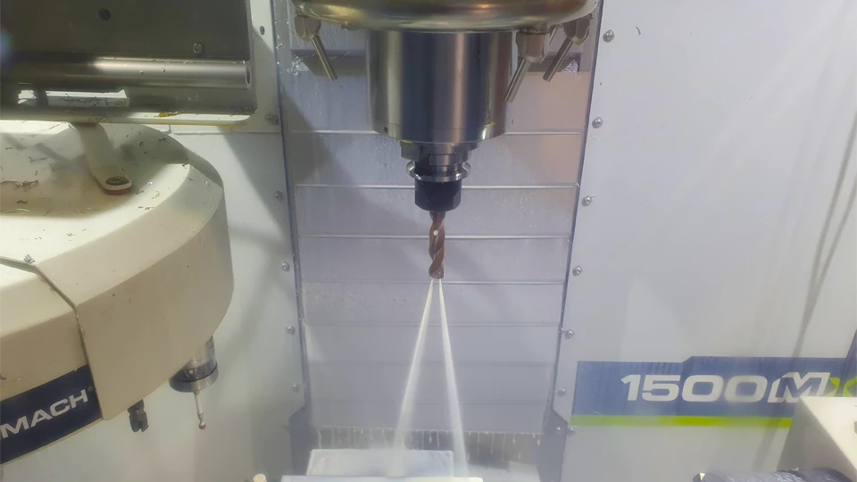 Maximize Efficiency with Through Spindle Coolant What Is Through-Spindle Coolant (TSC) and Why It Matters