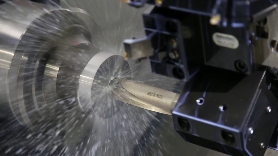 Through-Spindle Coolant on CNC Lathe What Is Through-Spindle Coolant (TSC) and Why It Matters
