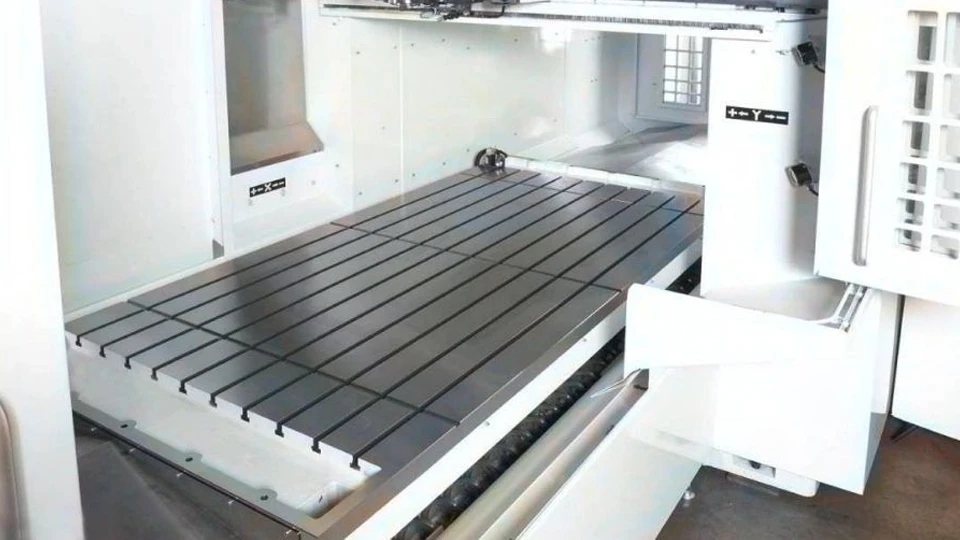 Parts of a CNC Milling Machine: Key Components Explained 5 Worktable – The Precision Platform Parts of a CNC Milling Machine Key Components Explained