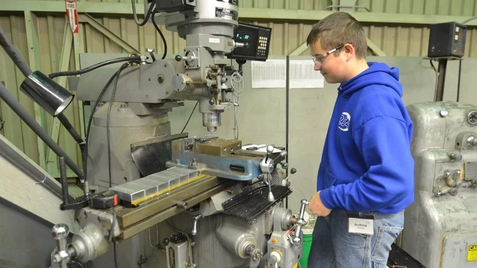 Milling Machine operate How to Use a Milling Machine